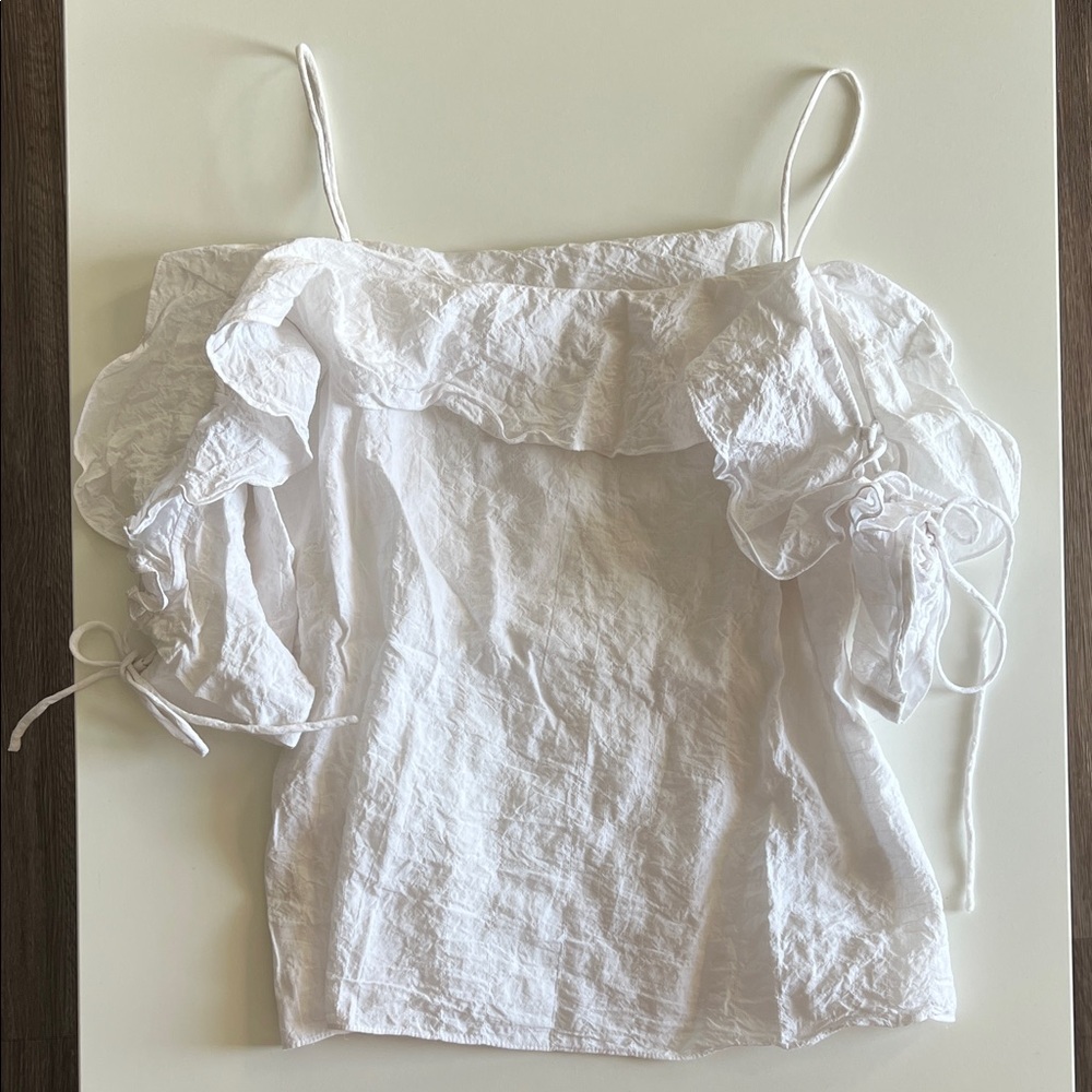 Club Monaco White Blouse, ruffled and laced sleeves